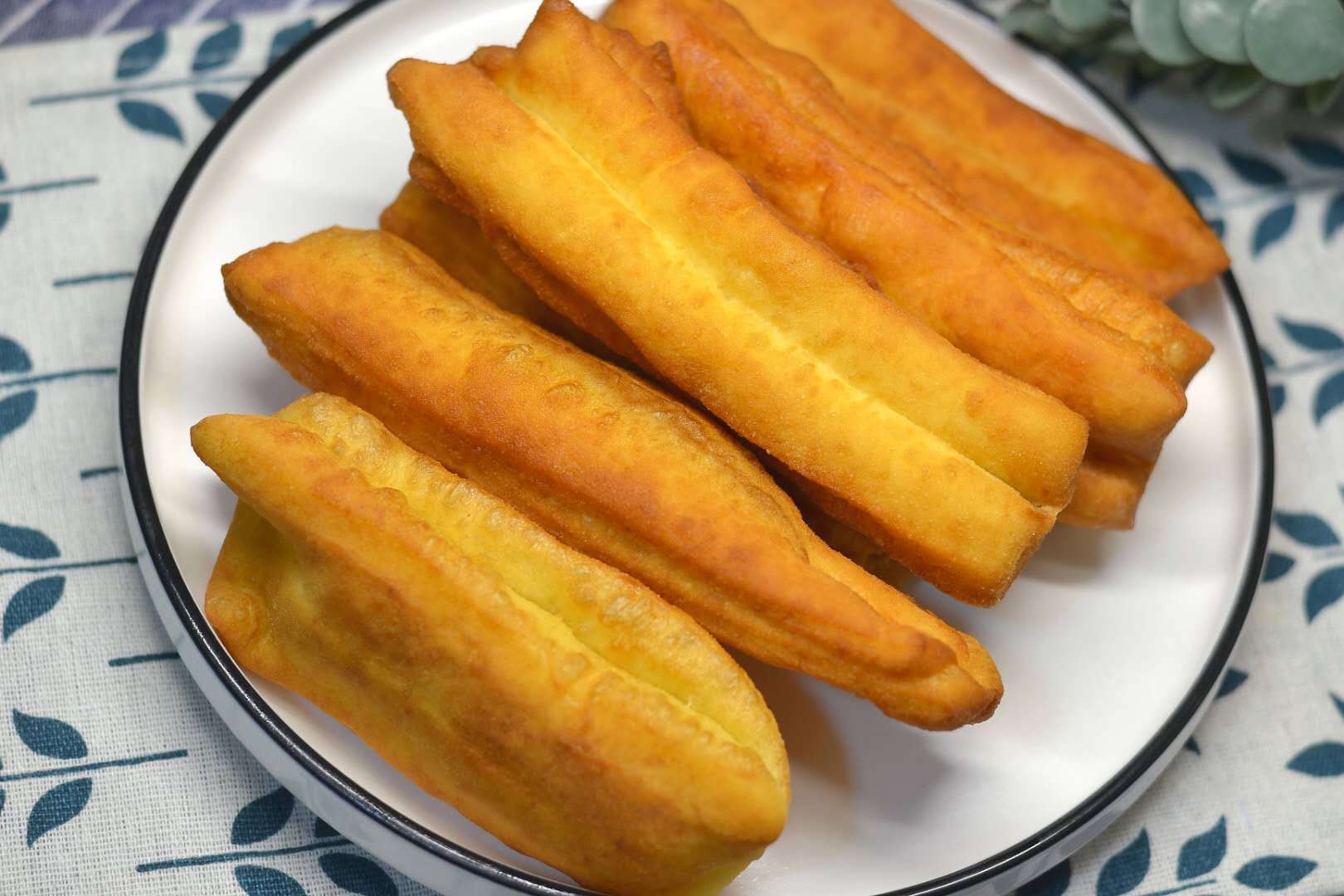  柔软|炸油条时，谨记这3个要点，油条蓬松柔软，有空心，一次就成功