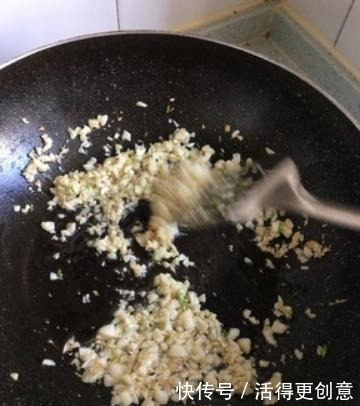 过瘾|又到了吃小龙虾的季节,教大家做蒜蓉龙虾尾,味道好吃过瘾