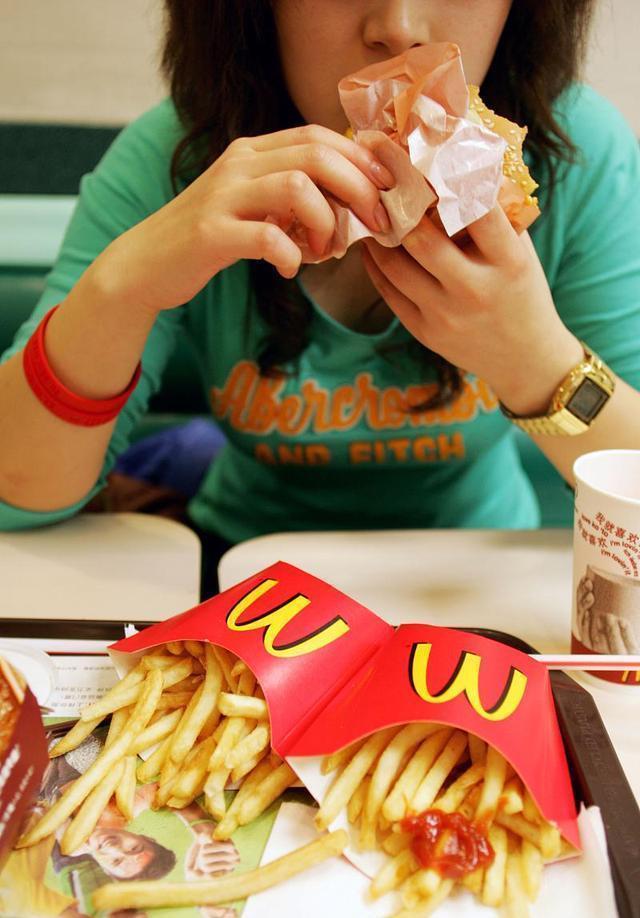 宅在家里|“长肉最快”的6种食物,劝你十一在家少吃点,T台模特从来都不碰