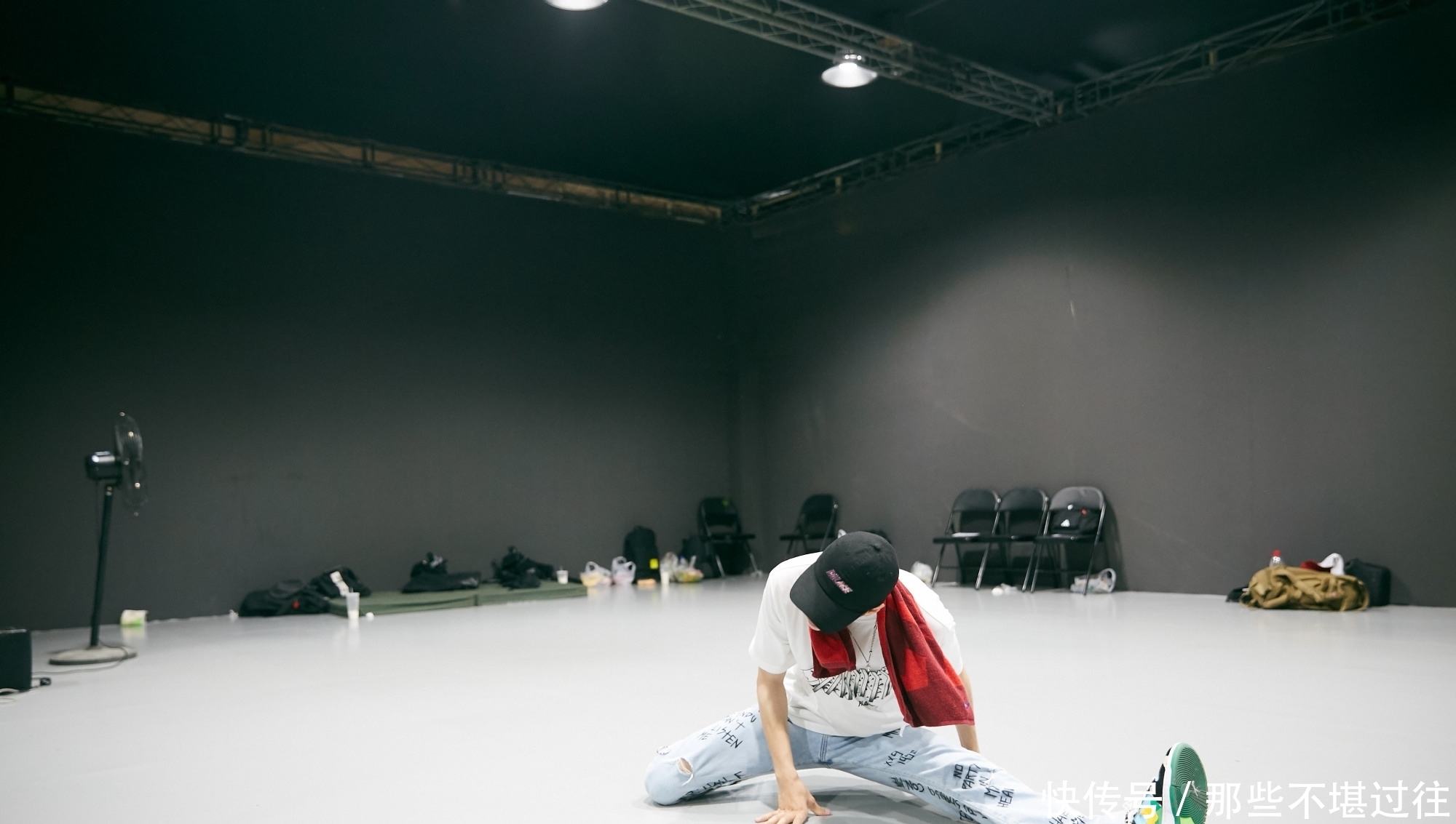 舞台|炸场专家王一博实名舞台玩家,低调有实力,有趣又可爱