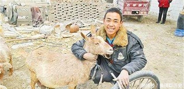 行走|无腿硬汉50元买来“双腿”，行走20年撑起整个家，买车娶妻绝不是空谈