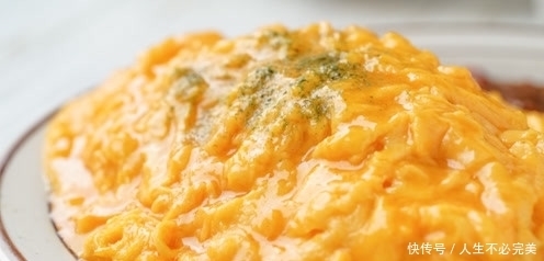 天价|日本“天价”蛋包饭,一刀划开鸡蛋包住饭,你猜用多少个鸡蛋制作