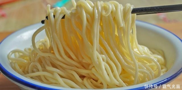 分明|炒面这样做更好吃,根根分明不油腻,比吃肉都过瘾,连吃3天不腻