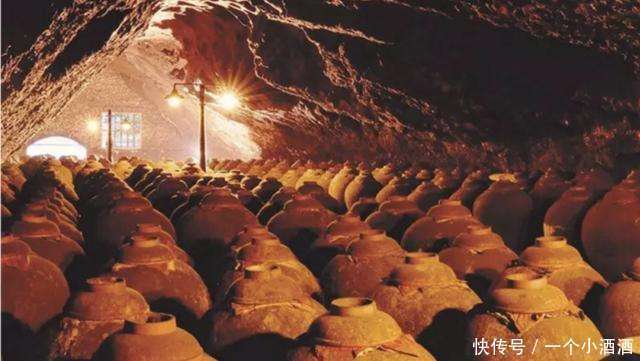 青花郎|郎酒价格对标飞天茅台后频出新招,两大酱香酒之一名头能否坐稳?