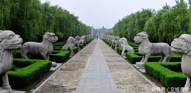  日后|朱元璋无力埋葬家人，刘继祖好心赠给他坟地，日后得到怎样的报答