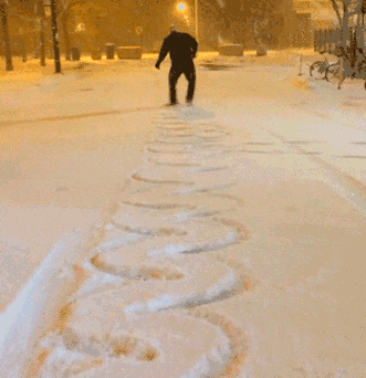 哥们|搞笑GIF:这个哥们估计是个强迫症患者吧