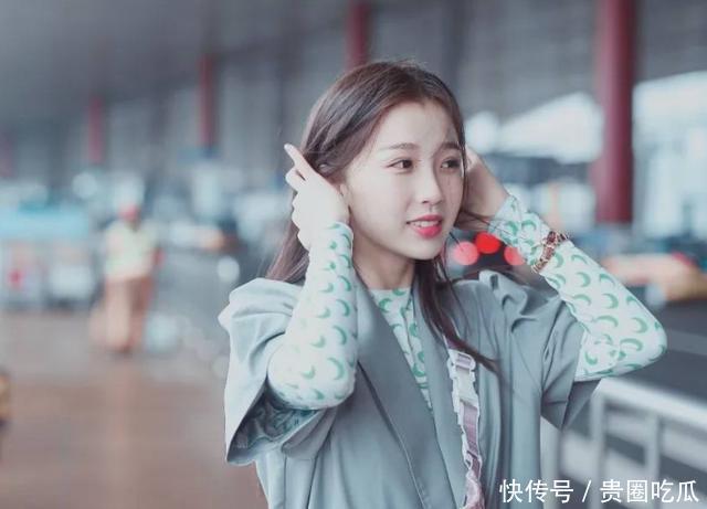  太胖|虞书欣罕见发旧照，青涩模样太讨喜，称自己太胖感谢网友喜欢