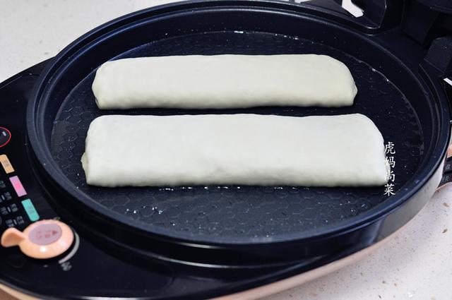 不用|新式韭菜盒子,不用捏边,皮薄馅多又均匀,软嫩鲜香