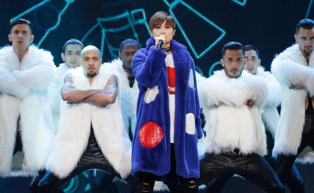 李宇春|李宇春《好声音》番位惹争议,唯一新人站C位,谢霆锋都在她旁边