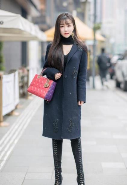 小姐姐|街拍:风姿绰约的白色装美女,身材高挑轮廓好,彰显十足女性魅力