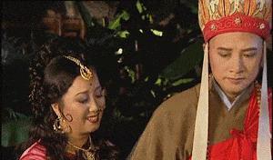 穿帮|西游记穿帮 六小龄童的孙悟空对女子说, 请放尊重些, 手表抢戏!