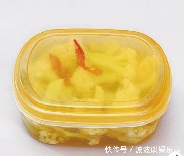  小菜|家有这种蔬菜，别只会拿来炒，做成开胃小菜，酸辣爽脆，下饭可口