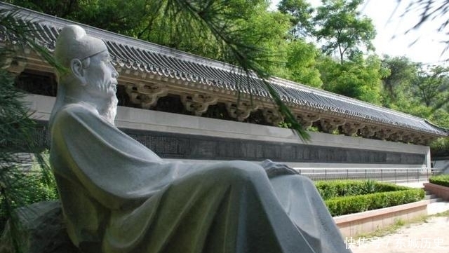 石壕吏|石壕吏到村里抓壮丁的时候为什么没有抓当时在场的杜甫?