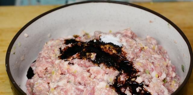  正确|不要只是加水拌饺子馅，教你正确的方法，学会再也不去餐馆了