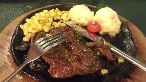 服务员|自己去吃牛排，不敢去上厕所服务员刀叉如此摆，我们就不收