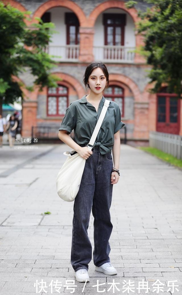  大叔|「大叔街拍」高温天就需要这种包包撑场了