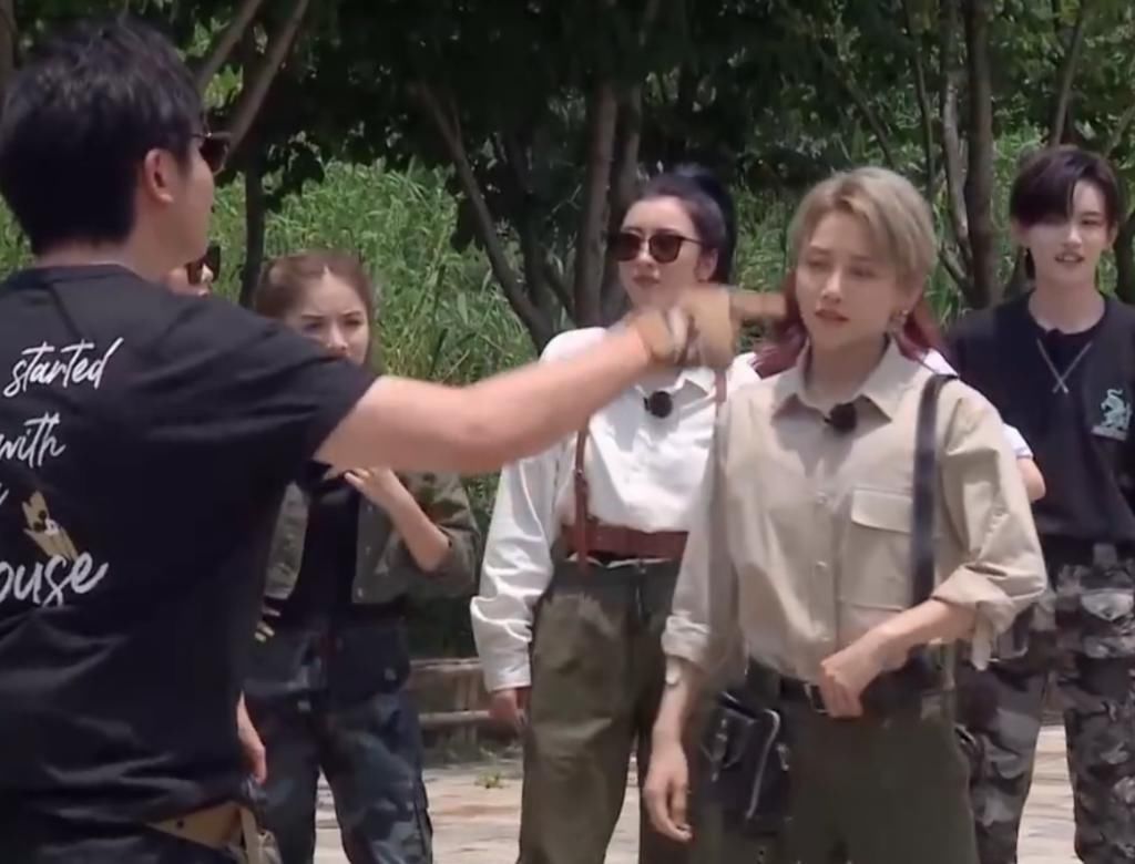 节目|THE9在《极限挑战》比舞技,刘雨昕跳完郭京飞一个举动全场炸锅