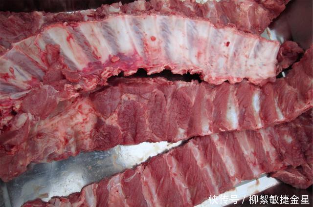 黏性物质|买排骨时,看到这4种排骨要绕着走,肉摊老板从不给家人吃