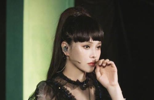  性格低调|《浪姐》排名曝光，吴昕万茜排名大跌退下，扮猪吃老虎的她却登第一