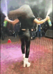 趣图|搞笑GIF趣图:电风吹坏了怎么办?没事!我有我的机智