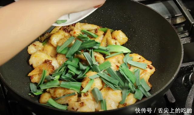 滑嫩|传统菜创新做法回锅鱼片,鲜香麻辣更滑嫩,吃着过瘾