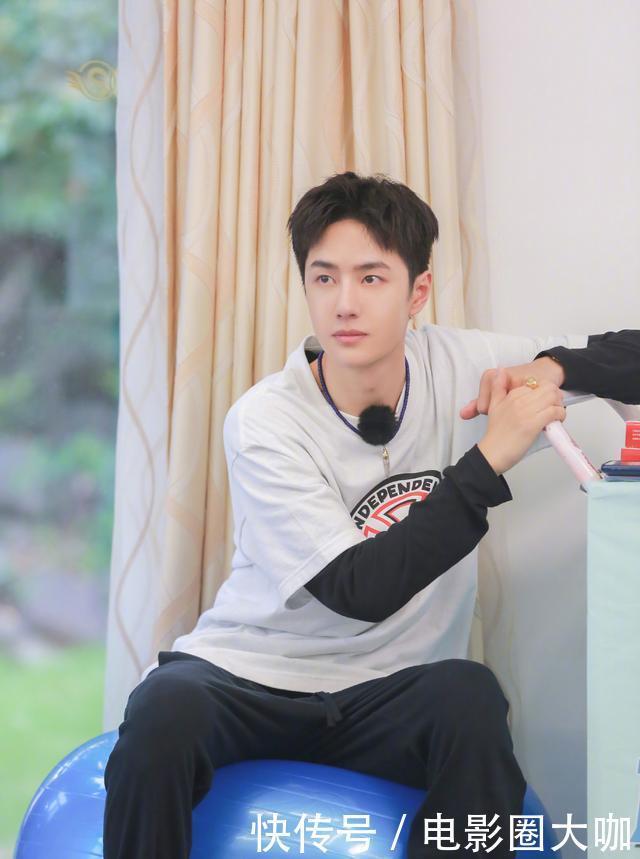 天天向上|王一博:跳跳舞机把脚崴到,但我还是要跳无价之姐