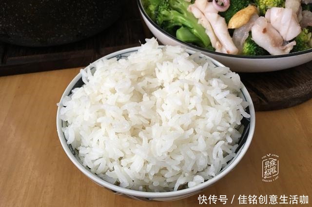 鱿鱼|午餐,一菜一汤,我真不是炫富,今天又吃肉了