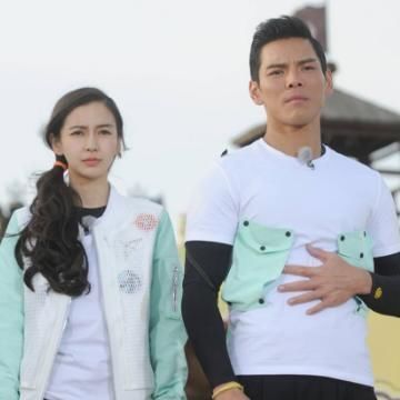 饮料|跑男家族录制时都喝饮料,唯独baby不一样,看清喝的啥太敬业