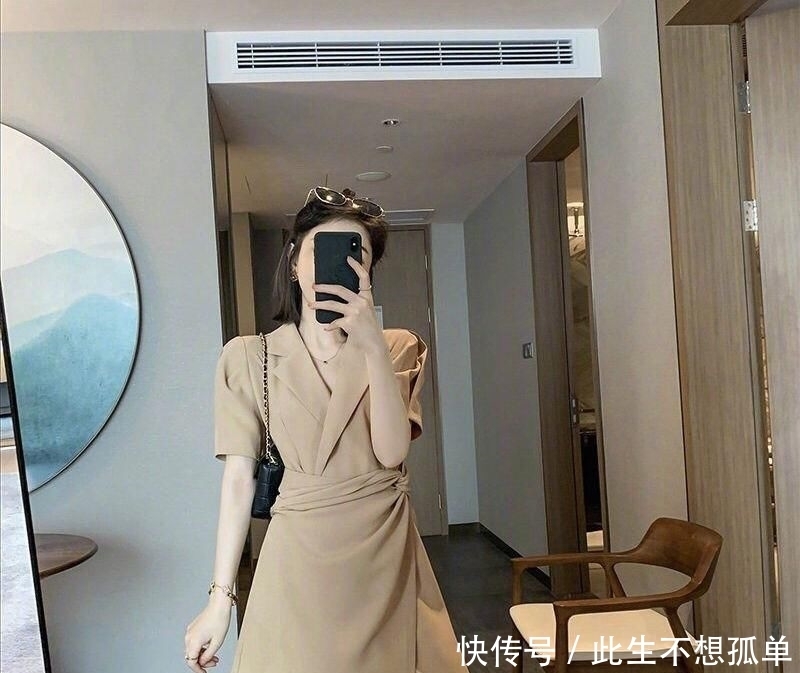  连衣裙|上班不知道怎么穿？8套优雅简单的通勤裙装搭配，美成办公室焦点