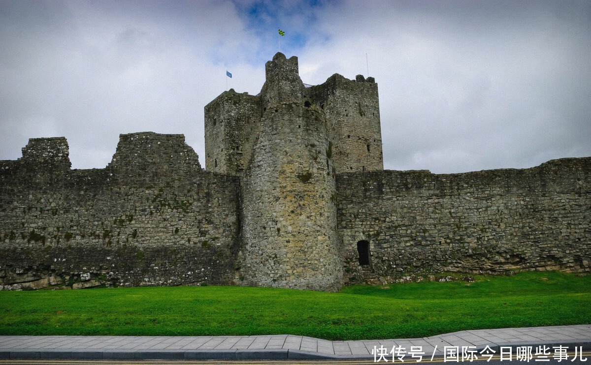 真的|欧洲古堡的七大秘密: 地牢是给贵族住的?护城河里真的有鳄鱼吗?