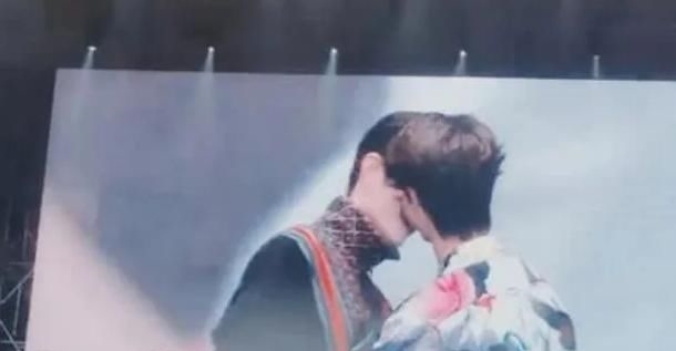 王俊凯|有一种“不敢看”叫做位错照片,孟美岐王俊凯什么都没有