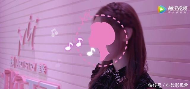 节目组|杨超越太实诚,直言不讳戳穿了节目组的套路,何炅紧急救场太机智