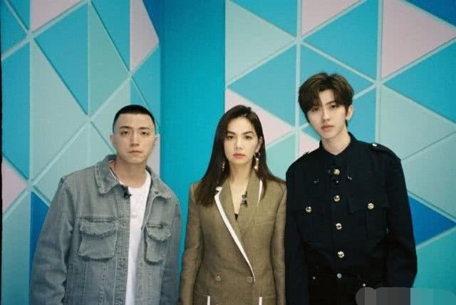 舞蹈|Lisa晒出导师合影,“蔬菜沙拉”合体已经不易,期待下次节目再见