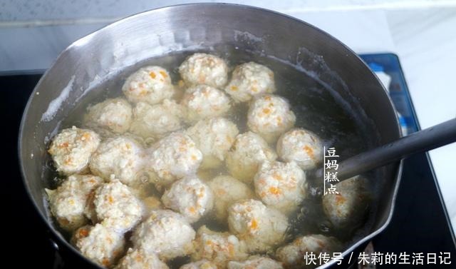 热量|减肥餐,豆腐肉丸子汤,简单又味美,做1次1周就够了