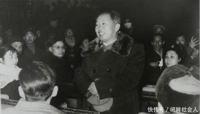 疯婆子|刘亚楼回家探亲,竟被疯婆子拦住,知其身份后上将大动肝火