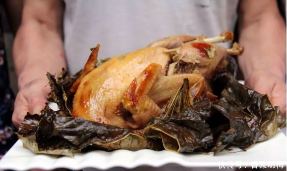 中国|韩国人到中国旅游,试吃名菜叫花鸡,菜上桌后却傻眼了:鸡在哪?