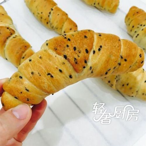 后我们|黑芝麻培根可颂角