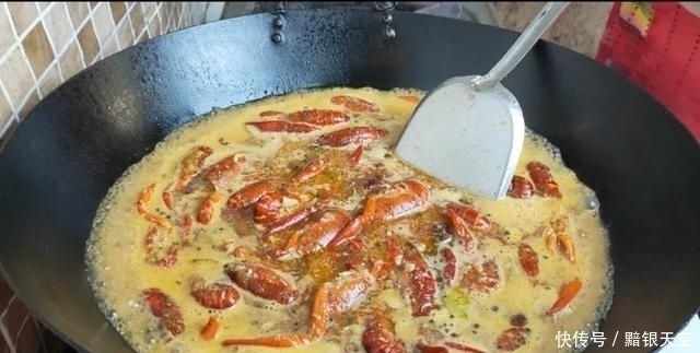 简单|蒜泥龙虾家常做法超简单,看一次就学会,一人3斤不够吃