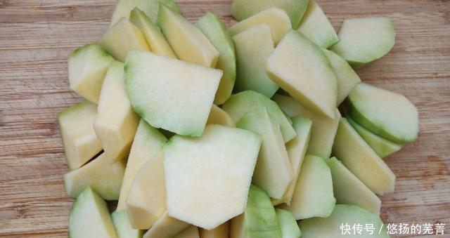 吃法|秋天要吃的就是这种瓜,2元一斤,新的吃法,香甜软糯