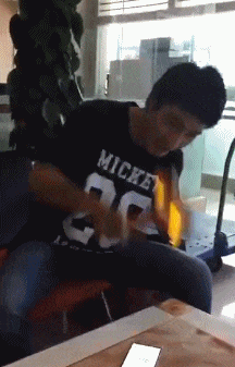 表演|搞笑GIF:看孩子们的表演,真是太有激情了!