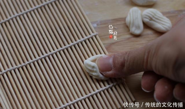 晒晒|晒晒我家的午餐,既是主食也是菜,简单省事一人一碗,老公吃得欢