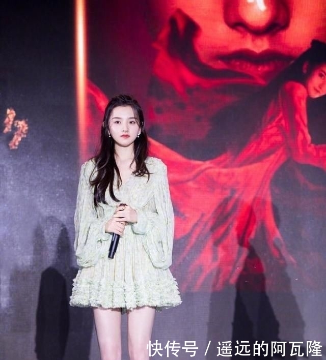 挑选|初入职场女生，如何挑选第一件“年会裙”？跟着明星这样穿，超美