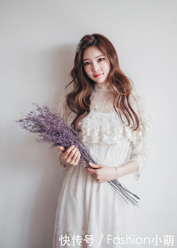 清秋|朴正允：刺绣蕾丝长裙，清秋的复古森系穿搭