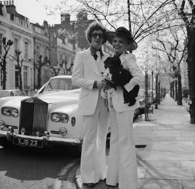 婚纱|百年婚纱秘史原来以前的新娘还不止会穿白婚纱