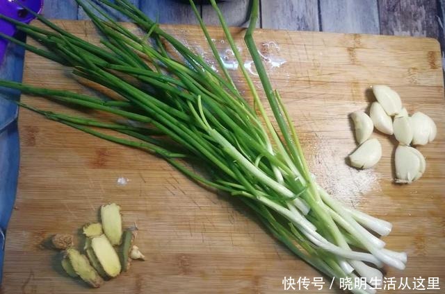 糖醋|土鲫鱼最好吃的方法,糖醋葱烧,连骨酥,开胃健脾