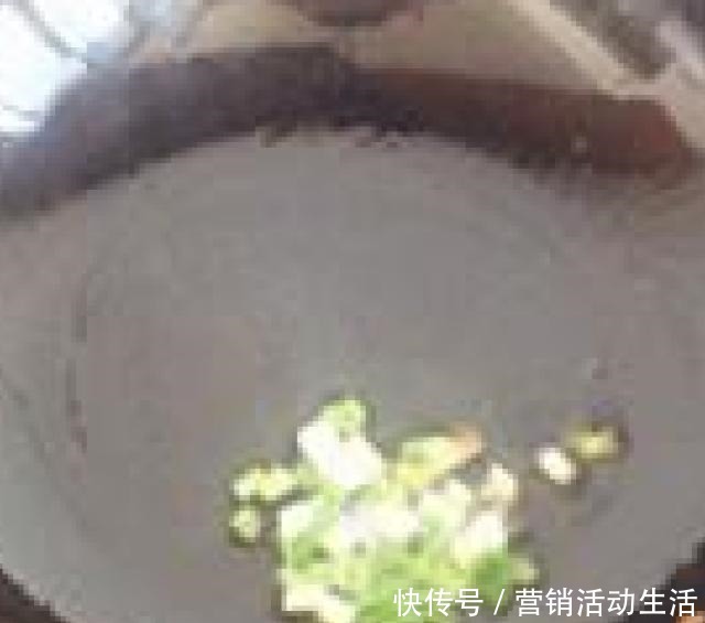 土豆丝|土豆丝卷饼，柔软劲道，凉了也不硬，早餐别出去买了