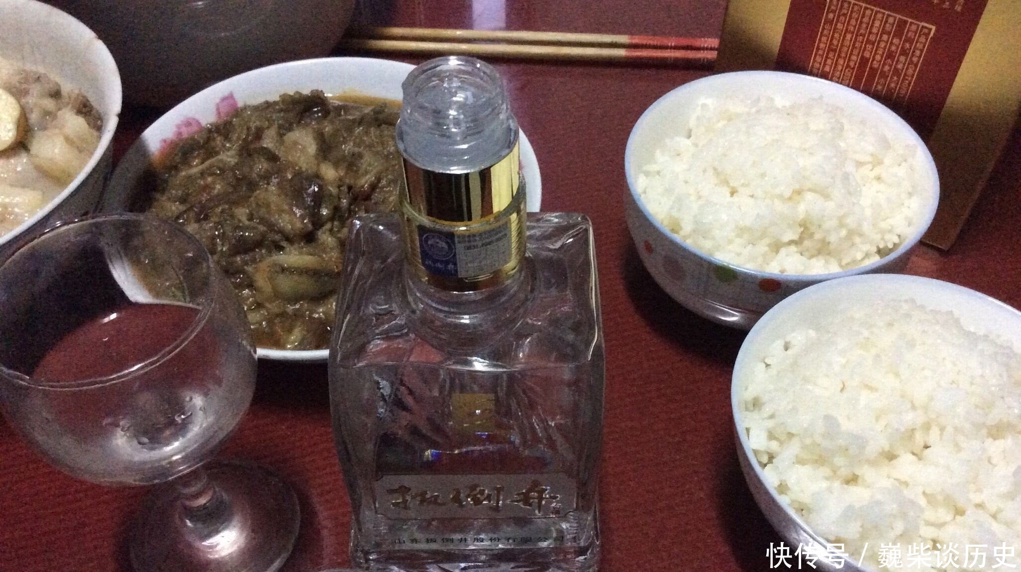 记住|怎么区分粮食酒和酒精酒?酒厂师傅:记住这4点,让你轻松看出来