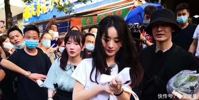 黄晓明|黄晓明是卑微的“端水大师”,却在另一个节目里这样对待颖宝?