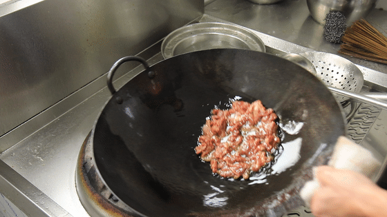 葱爆|葱爆牛肉,方法不对肉都咬不动,厨师长教你一招,葱也香、肉也嫩