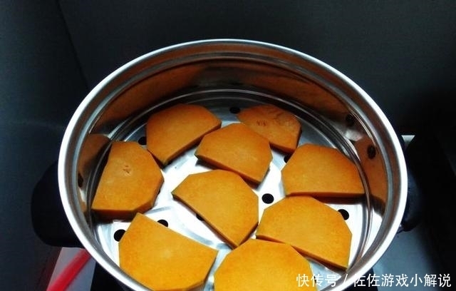 馒头|比南瓜馒头还要好吃的小点心,香甜松软芝麻香,我能一次吃五个
